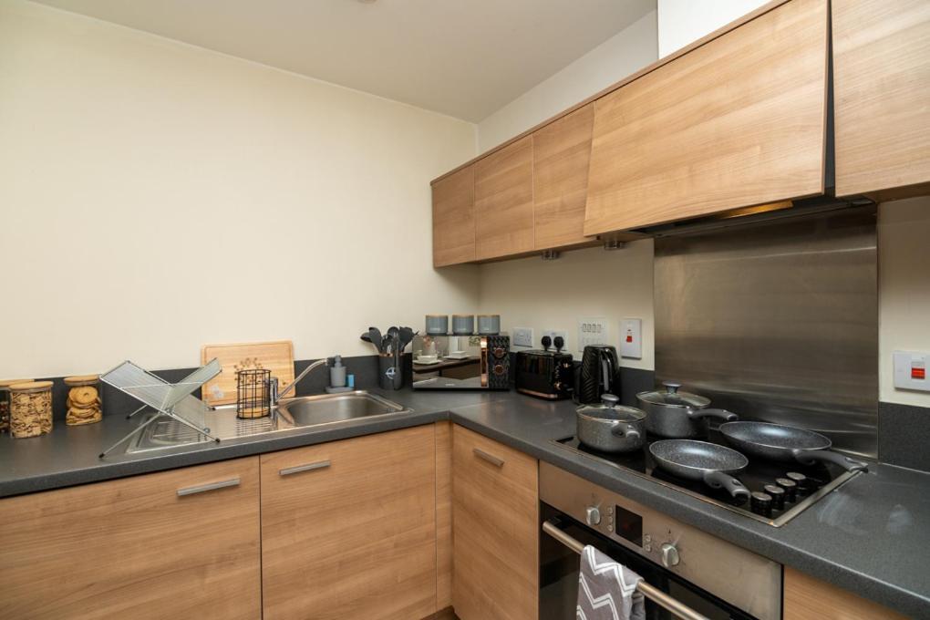 Zenith Hub Apartment London Exterior photo
